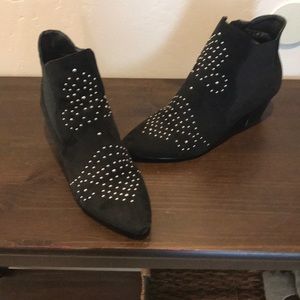 Woman’s ankle boots